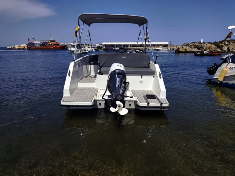 Motorová loď k pronájmu v Port d'Alicante za nejlepší cenu