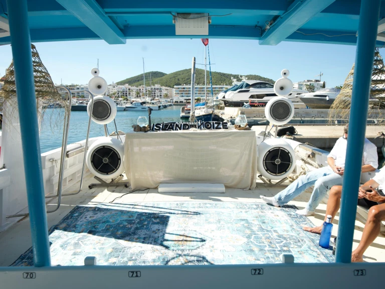 Pronájem lodi Marina Botafoch lákavé ceny Golondrina