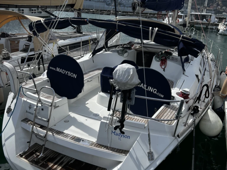 Pronajmout si Jeanneau Sun Odyssey 44i v La Spezia
