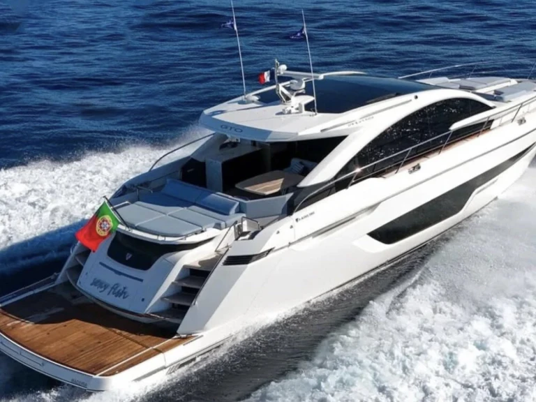 Pronájem Jachta Fairline s licencí