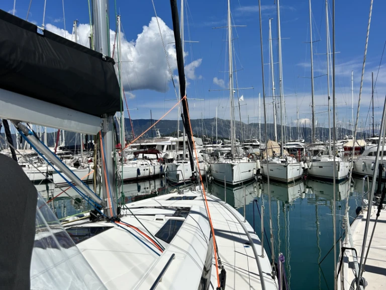 Pronajmout Plachetnice se skipperem či ne Bénéteau v Gouvia
