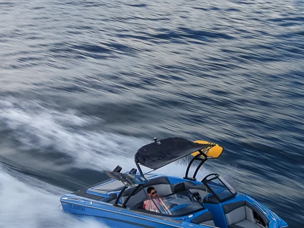 Pronajmout si Tigé Tige R20 v Annecy