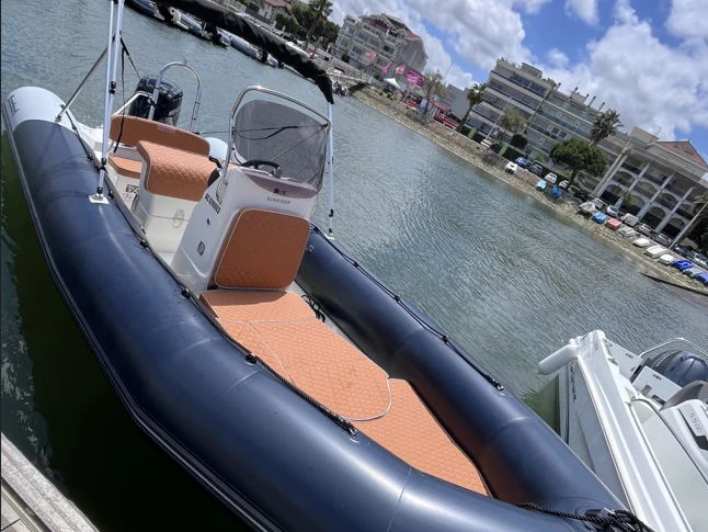 Pronajmout si Bombard Sunrider 650 v Arcachon