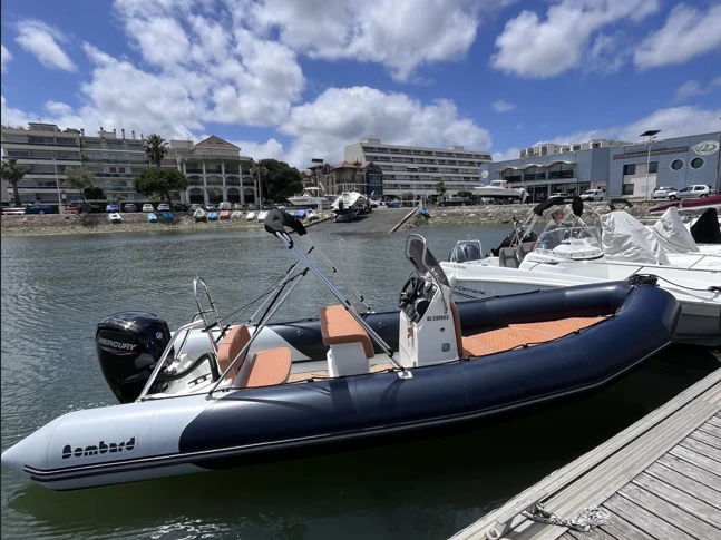 Bombard Sunrider 650 jednotlivci a charterové společnosti v Arcachon