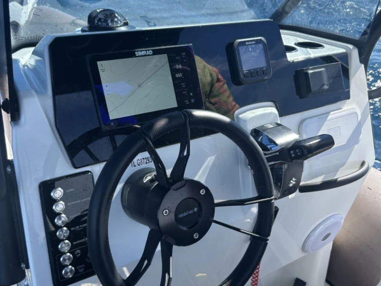 Pronajmout si Brig Eagle Brig 650 Eagle v Villefranche-sur-Mer