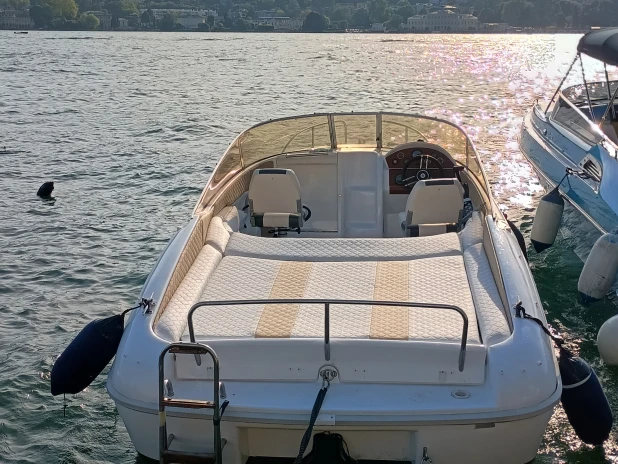 Pronájem Motorová loď Rio s licencí