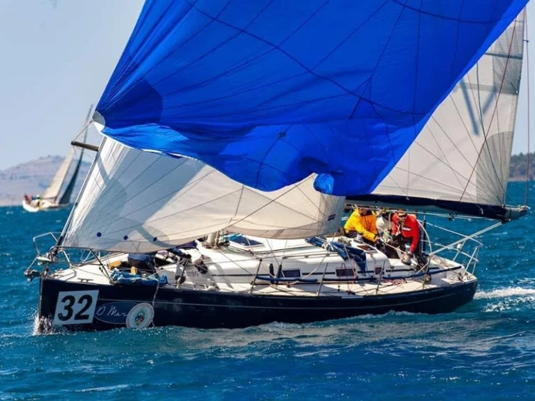 Pronájem Plachetnice Grand Soleil s licencí