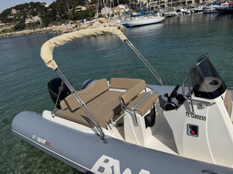 Pronajmout si Bwa Sport 22 GT v La Madrague