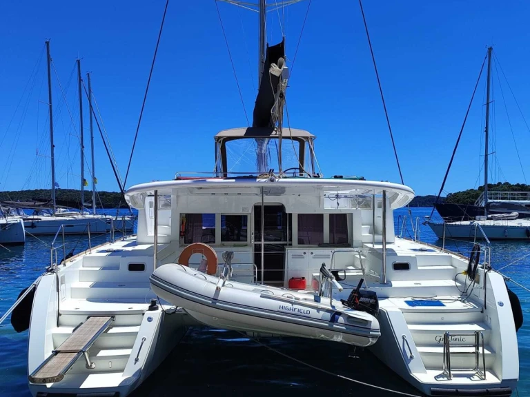 Pronájem lodi Perigiali lákavé ceny Lagoon 450 F