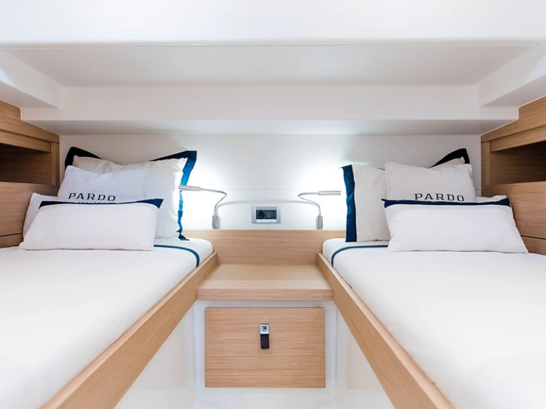 Pronájem Motorová loď Pardo Yachts s licencí