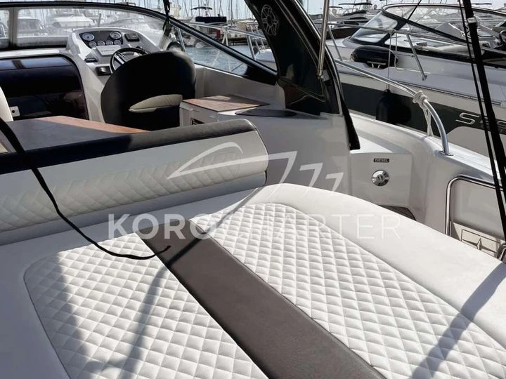 Pronajmout Motorová loď se skipperem či ne Bavaria v Punat