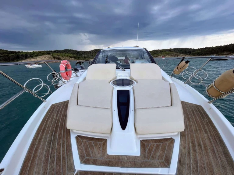Pronájem lodi Cranchi Cranchi M44 HT v Punat na Samboatu
