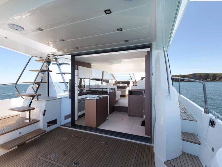 Pronájem Jachta v Punat -Jeanneau Prestige 520 Flybridge - 3 + 1 cab.