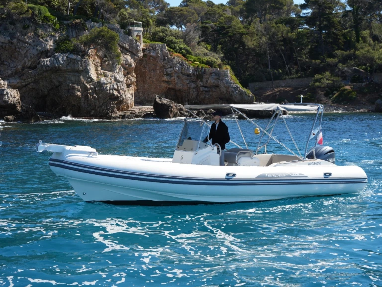 Motorová loď k pronájmu v Cannes za nejlepší cenu