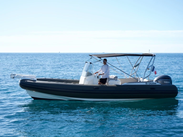 Pronajmout si Capelli Tempest 775 v Golfe-Juan