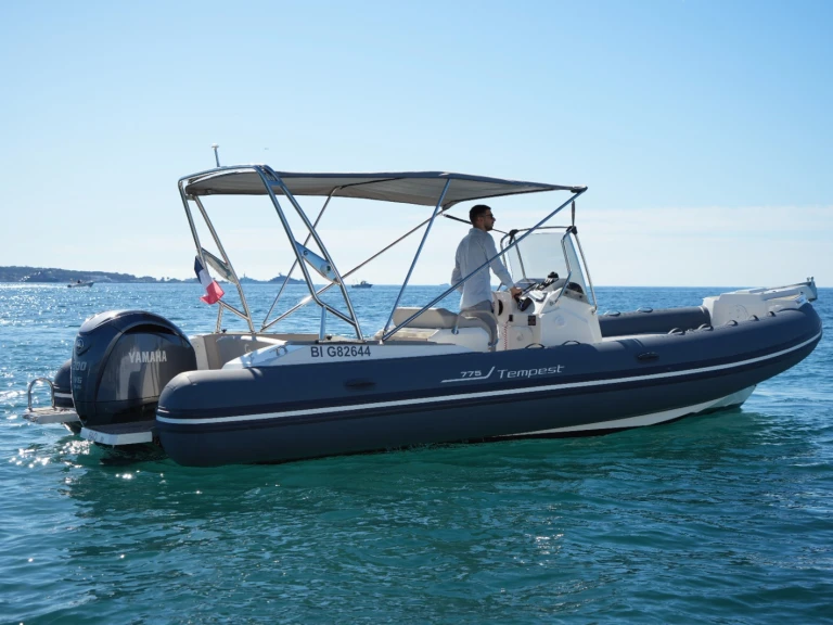 Pronájem Motorová loď v Golfe-Juan -Capelli Tempest 775