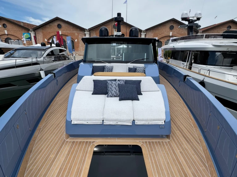 Pronájem Jachta v Positano -Manda Yachts S07