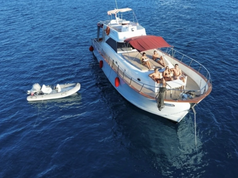 Azimut Custom jednotlivci a charterové společnosti v Bodrum