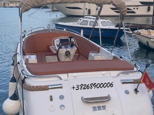 Pronájem Motorová loď v Budva -Truszczynscy boats Primeur 715