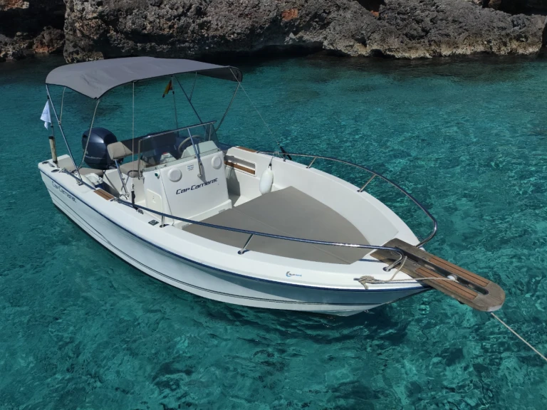 Pronajmout si Jeanneau Cap Camarat 575 v Mahon