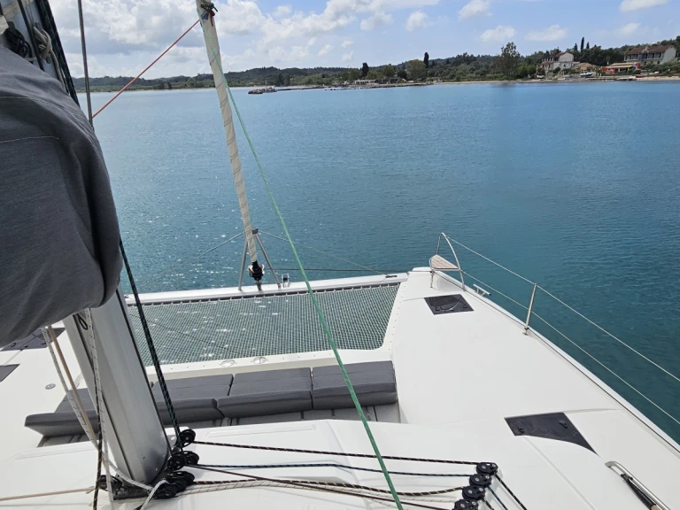 Pronajmout si Fountaine Pajot Elba 45 v Naxos (City)