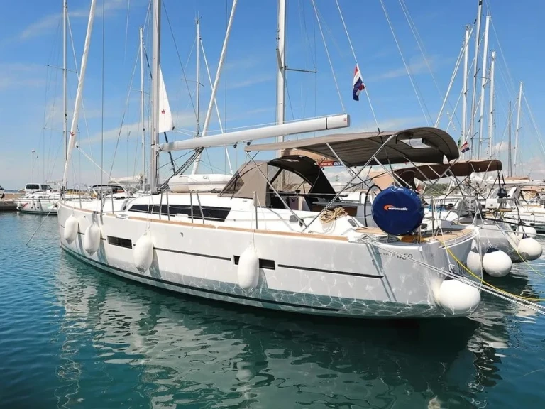 Plachetnice k pronájmu v Biograd Na Moru za nejlepší cenu