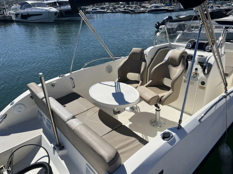 Pronajmout Motorová loď se skipperem či ne Quicksilver v Cannes