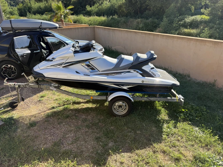 Pronajmout si Yamaha Yamaha FX HO v Agay