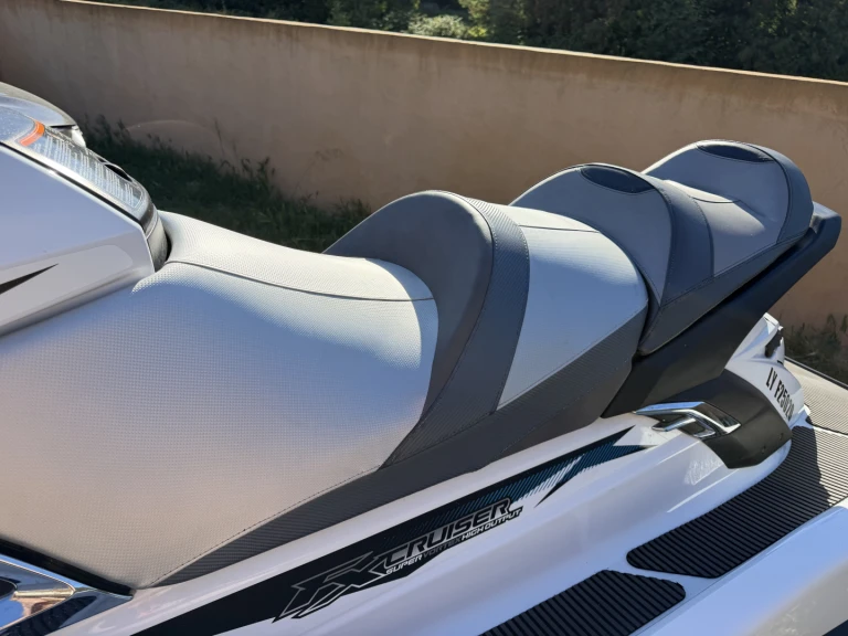 Pronájem lodi Agay lákavé ceny Yamaha FX HO