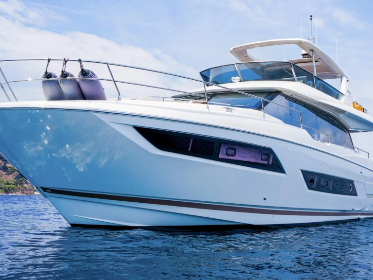 Pronájem Jachta Prestige Yachts s licencí