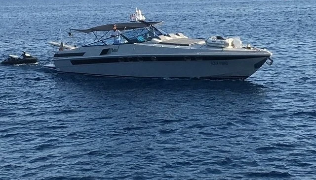 Baia baia 50 jednotlivci a charterové společnosti v Porto Rotondo