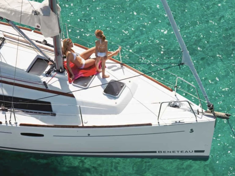 Pronajmout si Bénéteau Oceanis 31 v La Herradura