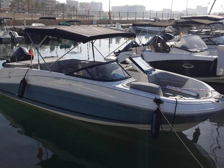 Pronájem lodi Bayliner VR6 OB v Club Náutico can Pastilla na Samboatu