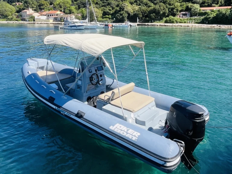 Pronájem lodi Antibes lákavé ceny Coaster 650