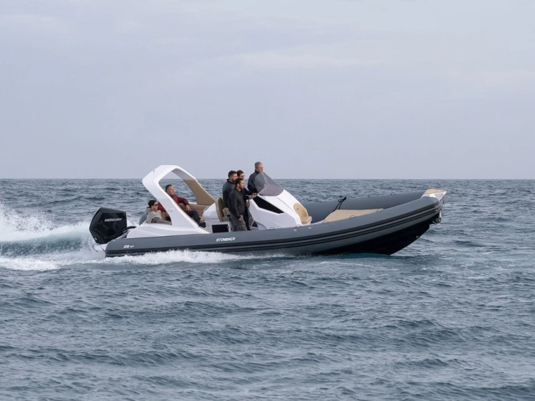 Pronájem Polotuhá loď v Hyeres -Italboats STHINGER 28 GT