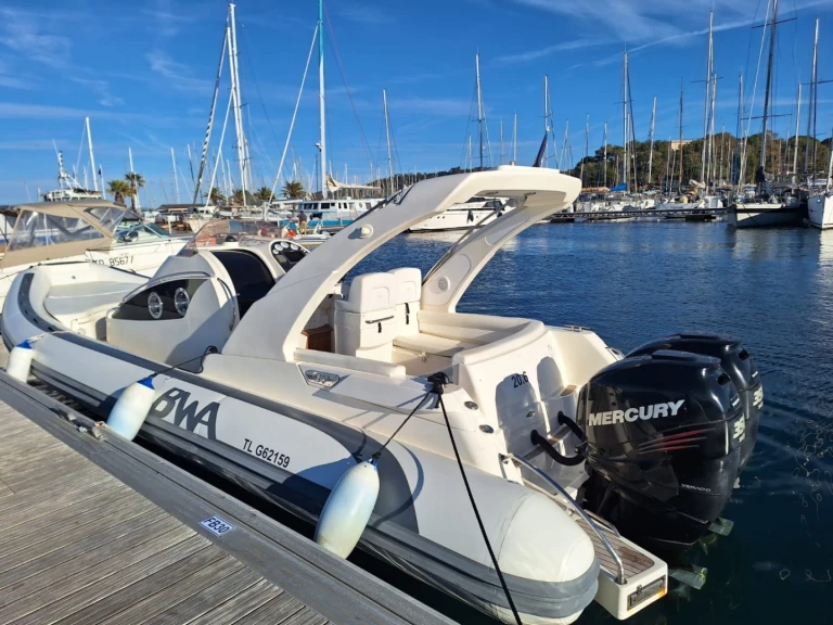 Pronájem lodi Hyeres lákavé ceny BWA 34