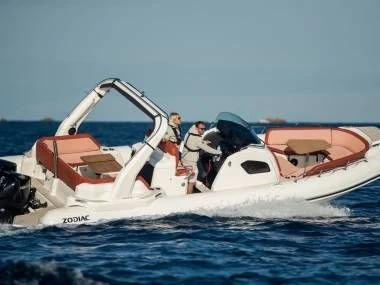 Pronájem lodi ZODIAC MILPRO MEDLINE 9 NEO v Hyeres na Samboatu