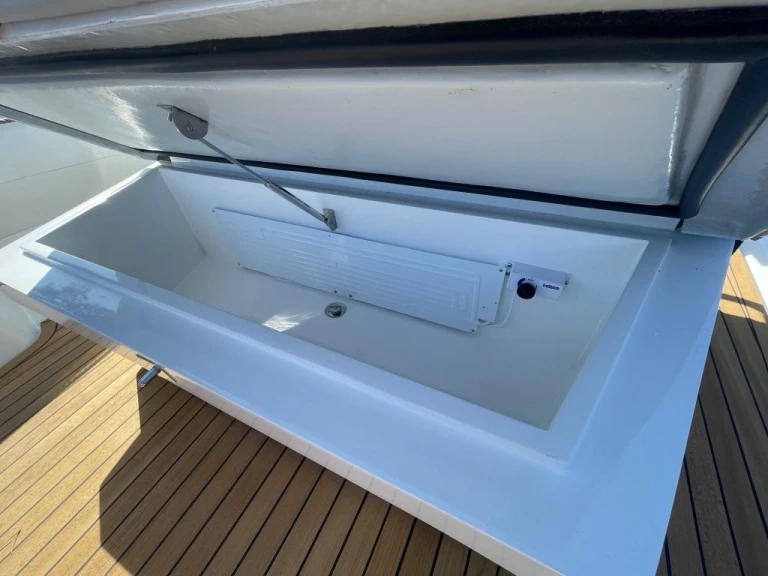 Pronájem jachty v Hyeres -Novamarine RH 1000 na Samboatu