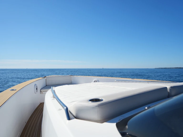 Pronajmout Motorová loď se skipperem či ne Pardo Yachts v Golfe-Juan