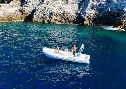 Pronájem Polotuhá loď v Praiano -Selva Open Line D 5.7