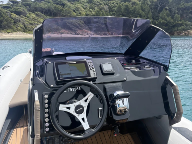 Pronájem lodi Brig Eagle 8 v Cavalaire-sur-Mer na Samboatu