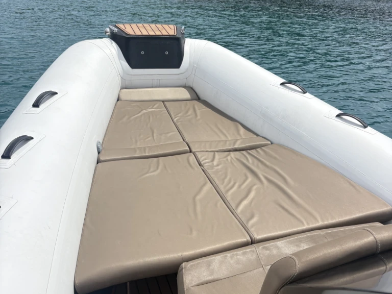 Pronajmout Polotuhá loď se skipperem či ne Brig v Cavalaire-sur-Mer