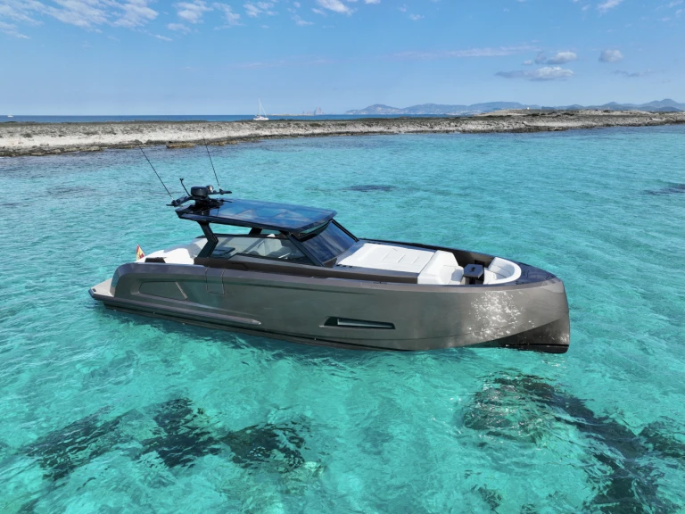 Pronájem lodi Vanquish VQ 45 v Ibiza Town na Samboatu