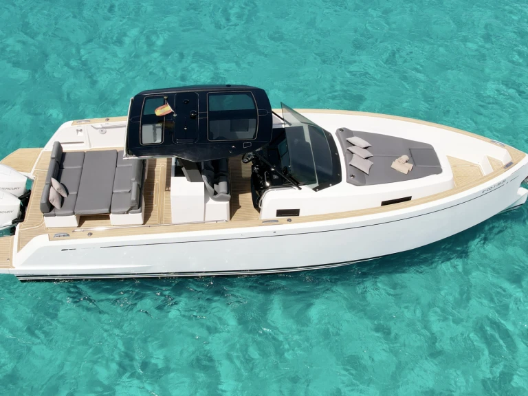 Pronájem lodi Ibiza Town lákavé ceny Pardo 38