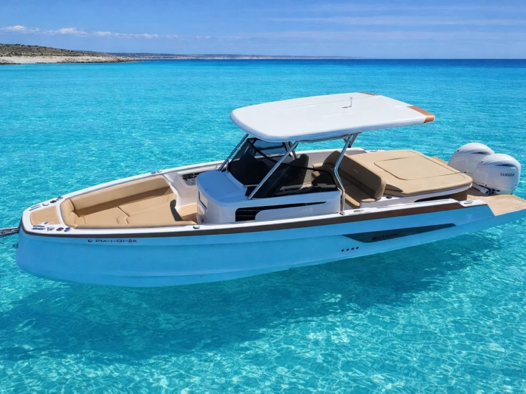 Motorová loď k pronájmu v Ibiza Town za nejlepší cenu