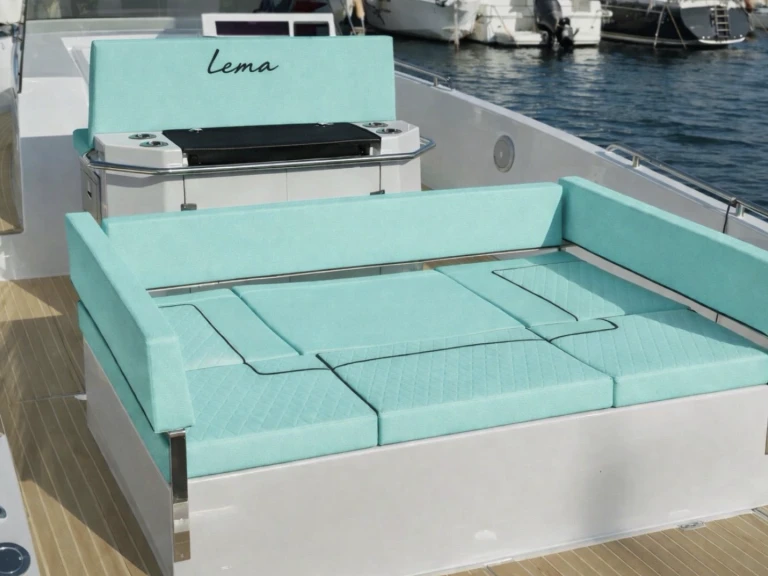 Motorová loď k pronájmu v Ibiza Town za nejlepší cenu
