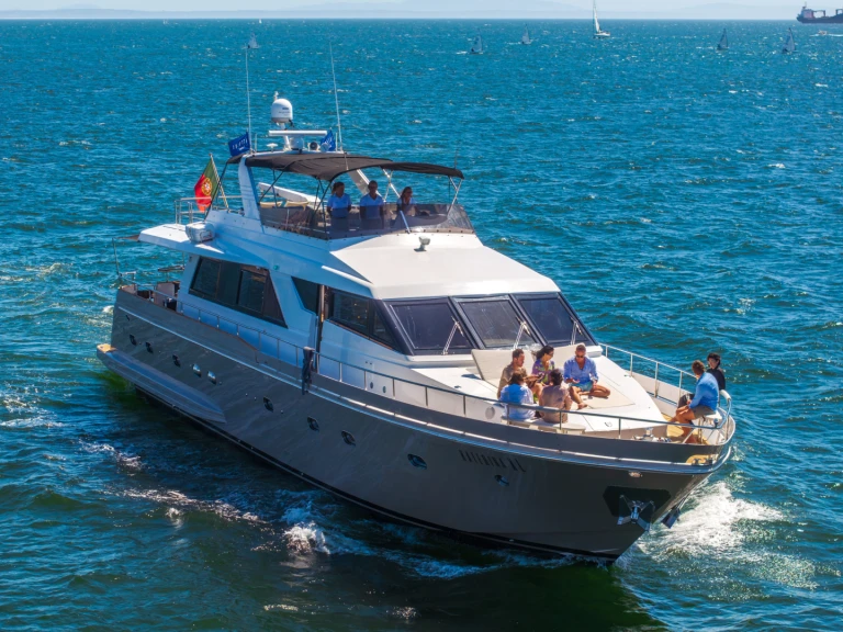 Pronájem lodi Cascais lákavé ceny falcon 82