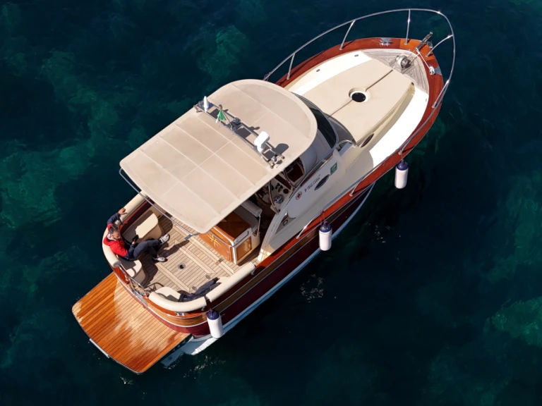 Pronájem Motorová loď v Sorrento -Tirrenia Viveur 28