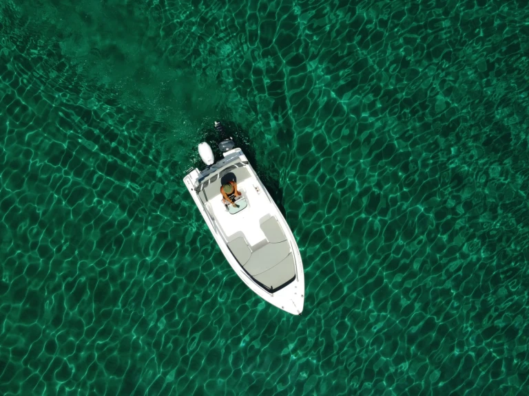 Olympic Boats 490sx jednotlivci a charterové společnosti v Chalkidikís