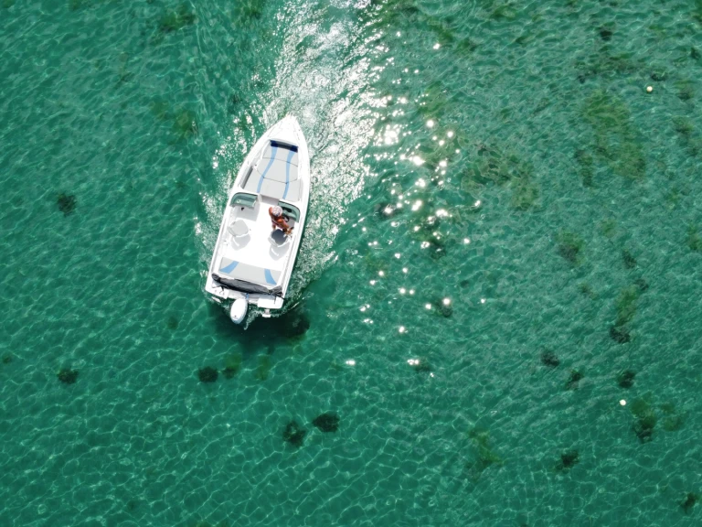 Pronájem lodi Chalkidikís lákavé ceny 520BR